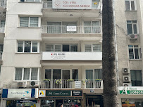 Uzman Di Hekimi Ahmet Amanmyradov in Izmir