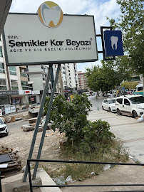 Özel Şemikler Kar Beyazı Ağız ve Diş Sağlığı Polikliniği Karşıyaka