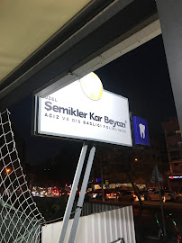Özel Şemikler Kar Beyazı Ağız ve Diş Sağlığı Polikliniği Karşıyaka