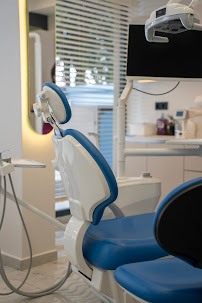 Dt. Oya Vezirköprü Şiren & Dr. Dt. Ecem Güven Diş Kliniği