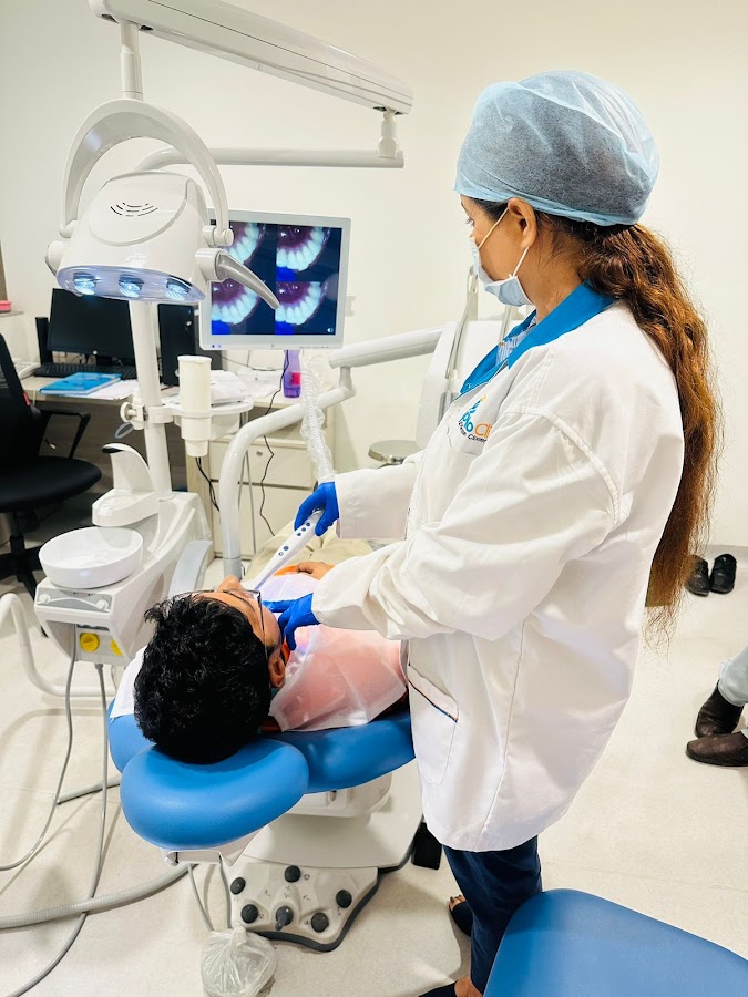 Apollo Dental Clinic dental clinic in New Delhi