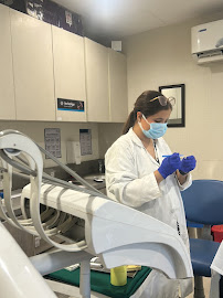 Apollo Dental Clinic, Karol Bagh | Best Dental Clinic in New Delhi | Root Canals, Aligners, Implants, Crowns