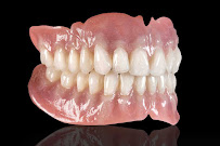 Shah Dental Clinic - Dentist in Green Park I Dentist in Delhi I Dental impalnts & RCT Treatment I Teeth whitening