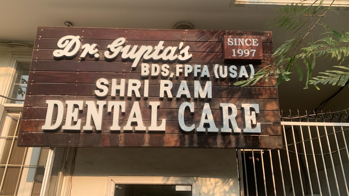 Shri Ram Dental Care dental clinic in New Delhi
