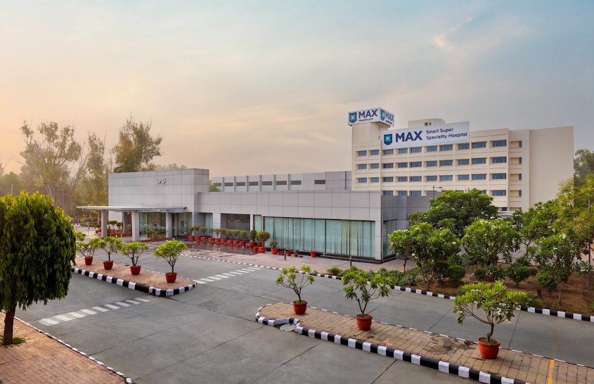 Jain Dental Care dental clinic in New Delhi