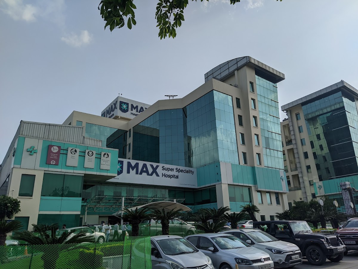 Devki Devi Foundation dental clinic in New Delhi