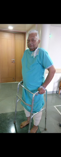 Dr. Suraj Prakash (Joint & Bone Clinic) | Knee & Hip Replacement | Orthopedic surgeon in Delhi