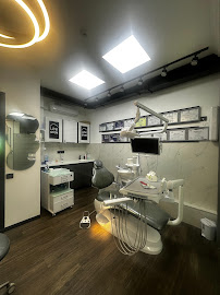 UNI STOM Dental Clinic