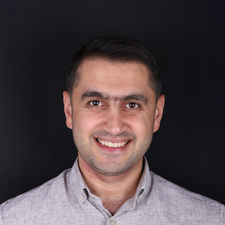 CEO & Dentist (Dr.) Ahmet İbrahimoğlu - Oral surgery and cosmetic dentistry