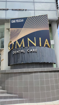 Omnia Dental Care KL