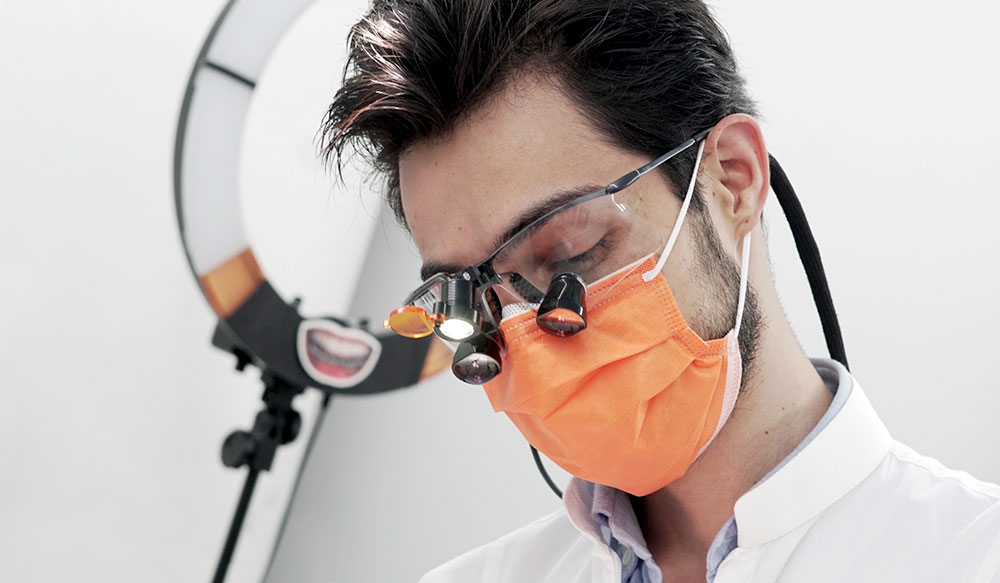 Dis Hekimi (Dentist) Adem Can Karacor - Digital Smile Design, aesthetic dentistry, temporomandibular joint treatments, endodontics, implantology