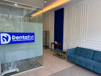 Dentalist Kuala Lumpur | Dental clinic segambut | Dentist segambut | Porcelain Veneer | Clear Aligner | Implant