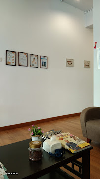 Drs. Wong & Partners Dental Surgeons - Taman City Jalan Kuching