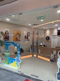 KL Dental Sunway Velocity (Award winning Implant, Veneers & Invisalign Diamond Centre)