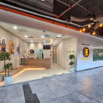 KL Dental Sunway Velocity (Award winning Implant, Veneers & Invisalign Diamond Centre)