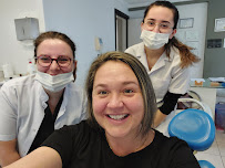 Dentists Özlem Özcan