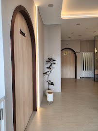 White Perfect Dental Clinic M Vertica Branch