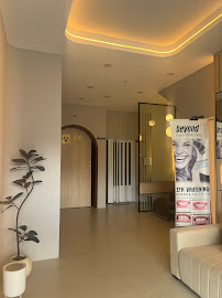 White Perfect Dental Clinic M Vertica Branch