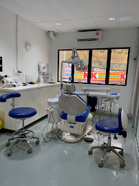 Drs. Wong & Partners Dental Surgeons - Taman United