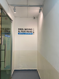 Drs. Wong & Partners Dental Surgeons - Taman United