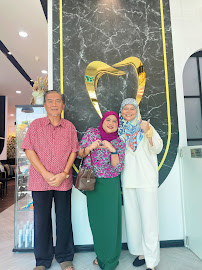 KLINIK PERGIGIAN DENTAL LEGACY LARKIN ( BRACES, CLEAR ALIGNER, VENEER AND WHITENING)