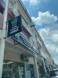 Anna Dental Clinic (Taman Molek)