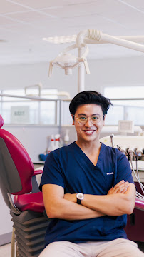 L&L dental clinic (Bukit Indah)