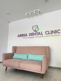 KLINIK PERGIGIAN ARINA