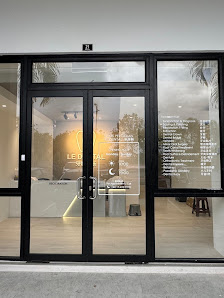 Le Dental Clinic | Painless Implant, Holistic Root Canal Treatment & Digital Veneers Centre 无痛种植牙，根管治疗 & 美牙牙贴片中心