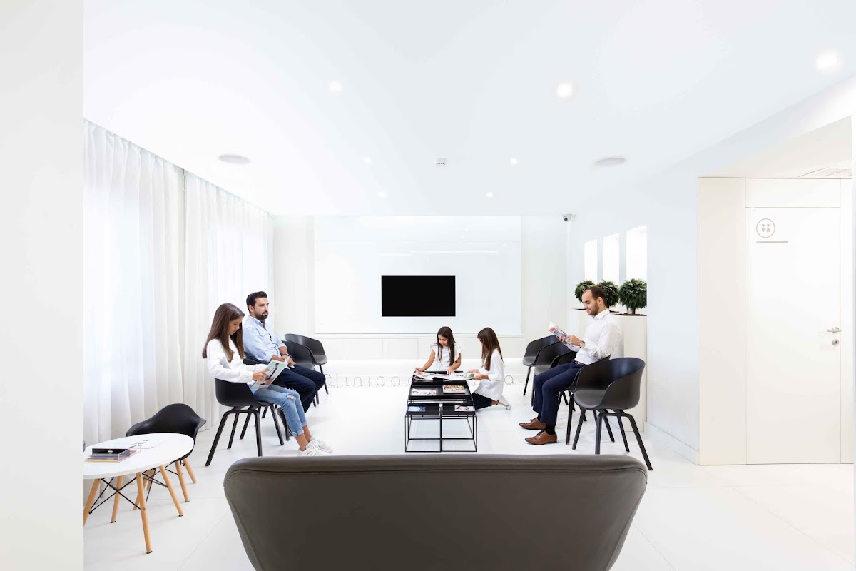 Dental Clinic Dentaria dental clinic in Porto