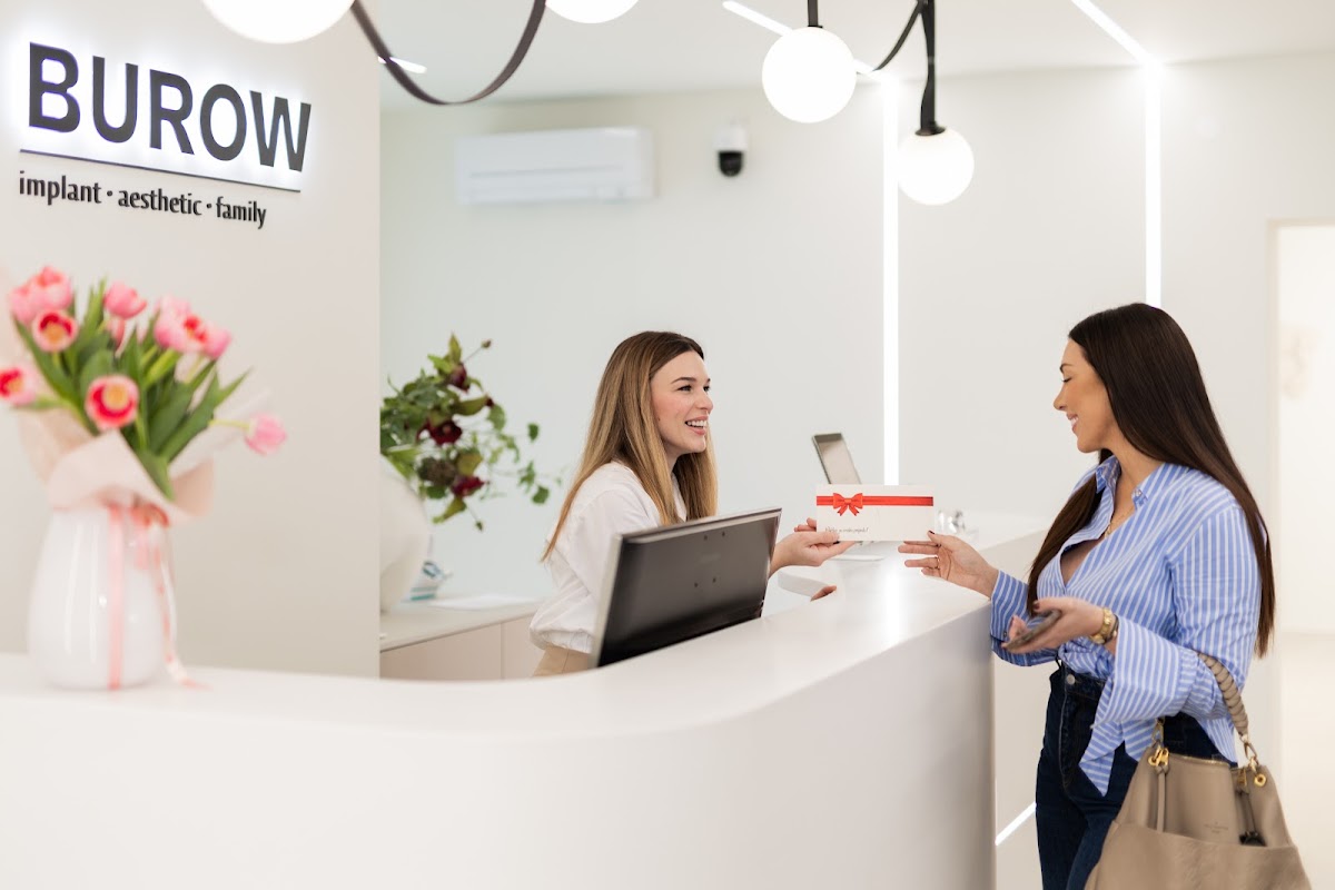 Implantološko - Estetski Centar Burow - dental clinic in Split