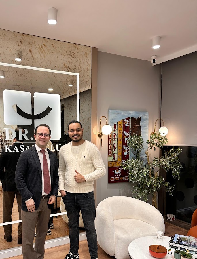 Dr. Kasapoglu- Clinique Dentaire Istanbul/Turquie -Francophone- IMPLANT DENTAIRE TURQUIE / FACETTE DENTAIRE / EMAX