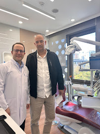 Dr. Kasapoglu- Clinique Dentaire Istanbul/Turquie -Francophone- IMPLANT DENTAIRE TURQUIE / FACETTE DENTAIRE / EMAX