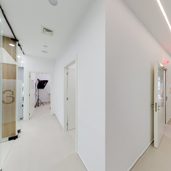 Esthetic Dental Center (Centar za estetsku stomatologiju)