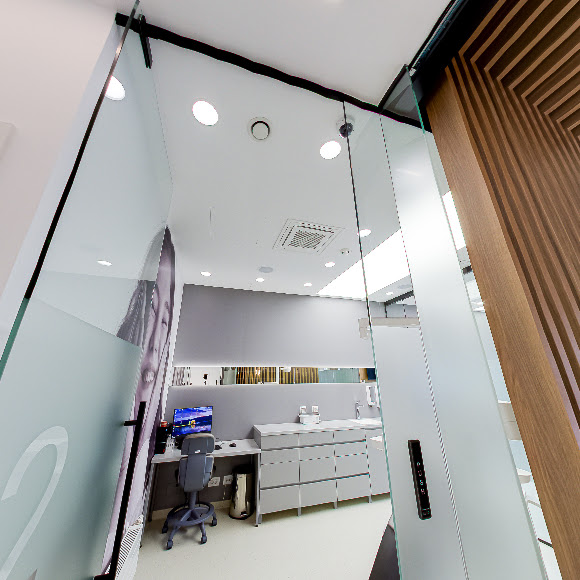 Esthetic Dental Center (Centar za estetsku stomatologiju)