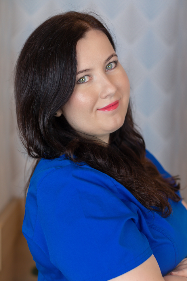Dentist Hajnalka Géresi - General dental treatment, biomimetic dentistry, pediatric dentistry