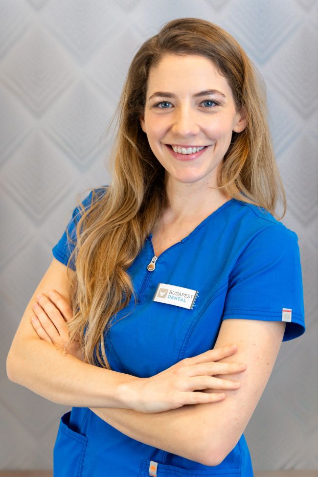 Dentist Adél Fekete - Microscopic root canal treatment (endodontics), conservative dentistry, prosthodontics