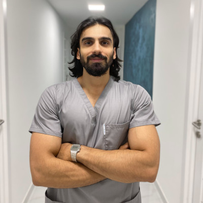 Dr. Daniyal Naeem - Aesthetic Dentistry