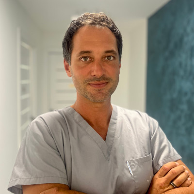 Dr. Arnold Vámosy-Cseke Nagy - Aesthetic Dentistry