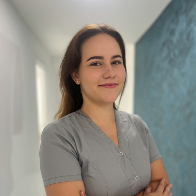 Dr. Kata Takács - Aesthetic Dentistry
