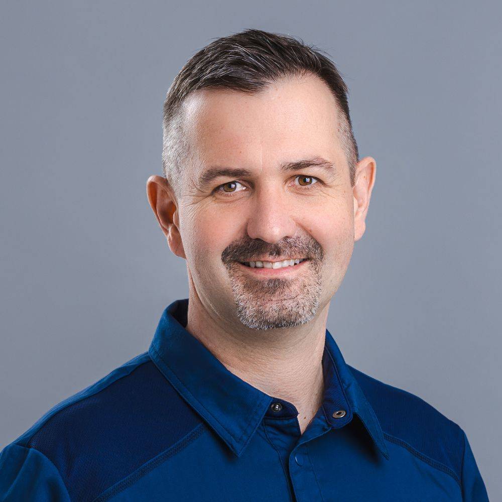 Founder and Dentist Zoltán Oláh - Implant rehabilitation, prosthodontic rehabilitation, aesthetic dentistry