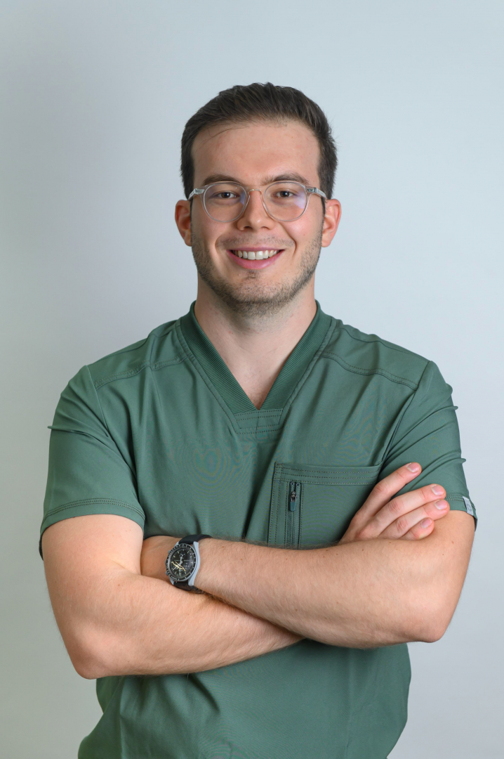 Dentist Kristóf Fábry - Oral Surgery, Conservative Dentistry, Laser Dentistry