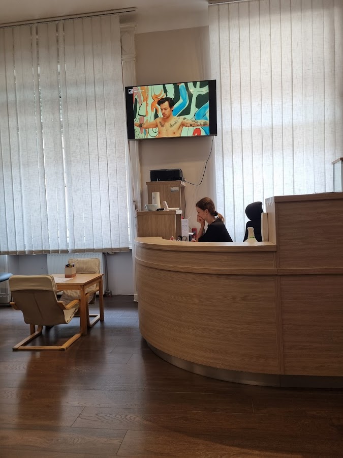 J & J Dent Kft. Dentist - dental clinic in Budapest, Hungary