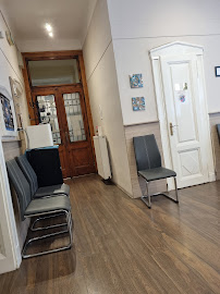 J & J Dent Kft. Dentist