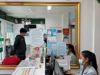 คลินิกทันตกรรมอรุณโรจน์ Arunroj Dental Clinic Top Dentists for Dental Implant and Orthodontic clinic interior in Pattaya