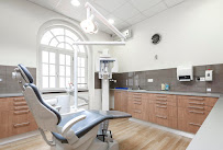 DENTUS - The dentist