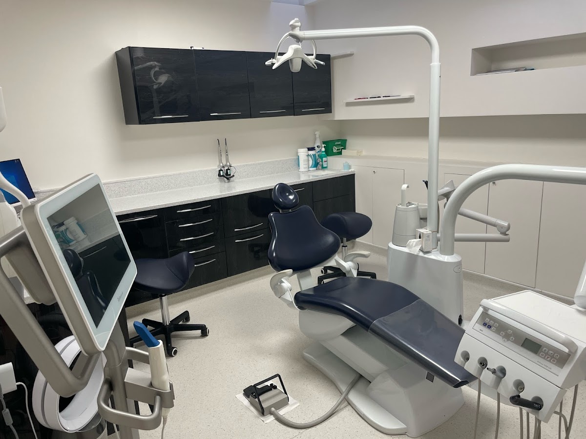 Notting Hill Dental Clinic & Dental Implant Centre - dental clinic in London, United Kingdom