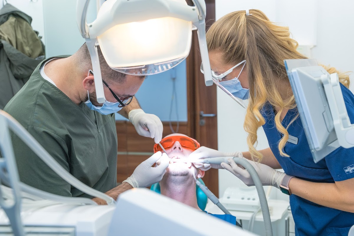 Forest & Ray - dental clinic in London, United Kingdom