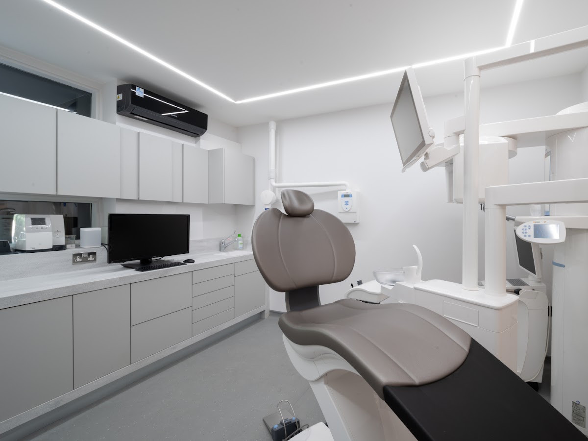 The Knightsbridge Clinic - dental clinic in London, United Kingdom