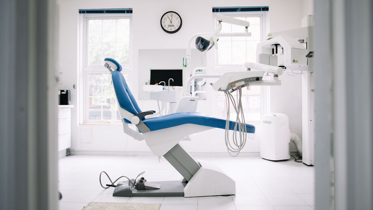 24 hour emergency dentist at Kings Cross Dental - dental clinic in London, United Kingdom